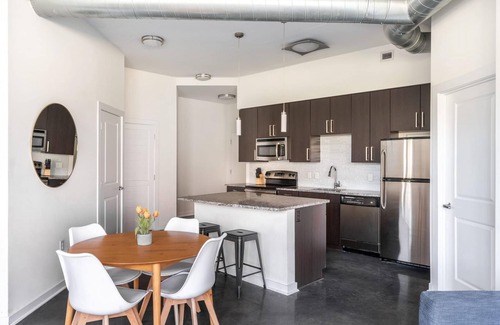 Del Ray Apartamento | Kasa Comfy 2 BD Gym Access Alexandria