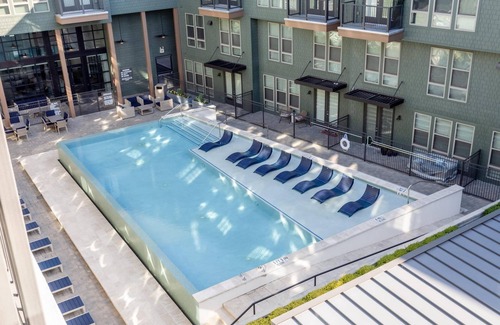 Northeast Dallas Villa | Kasa | Family Friendly Space Minutes to Echo Theatre & Nightlife | Dallas