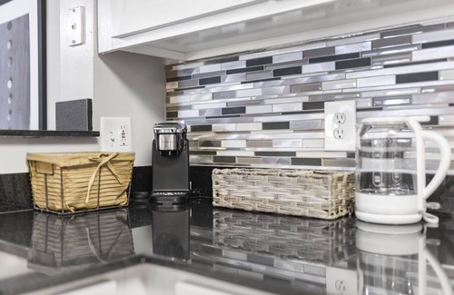 Delray Beach Apartamento | Kasa | Sunny 1 BD + Pet Friendly | Delray Beach
