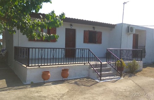 Katakolo Casa | Katina house