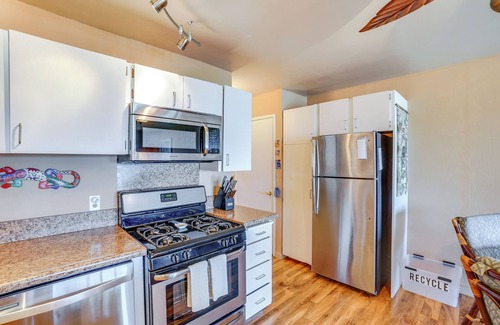 Ualapue Condominio | Kaunakakai Condo w/ Private Lanai & Ocean Views!