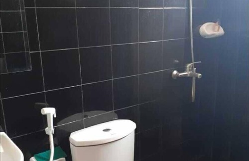 Sri Jayawardenepura Kotte Villa | Villa Kawthar (1er piso con A / C)