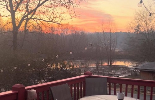 Jackson Cabaña | Humble Cove Lake Cottage