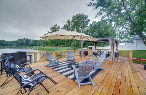 Portage Casa | Kayaks and Fire Pits Waterfront Portage Getaway!