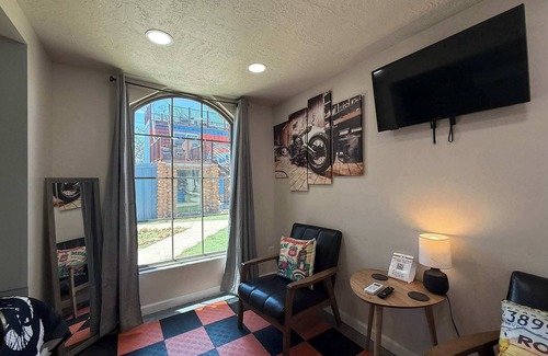Medicine Park Apartamento | KB Book Fort Sill Tiny House, Slps 4 1BR/1BA.