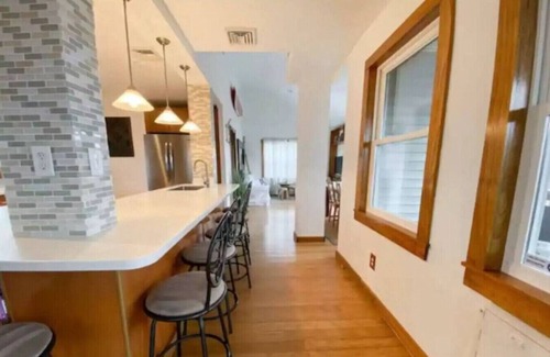 Keansburg Casa | Keansburg Beach house + Hot Tub