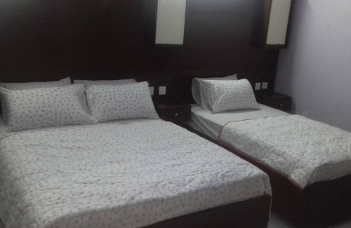 D.H.A. Casa | Kehkashan accomodation