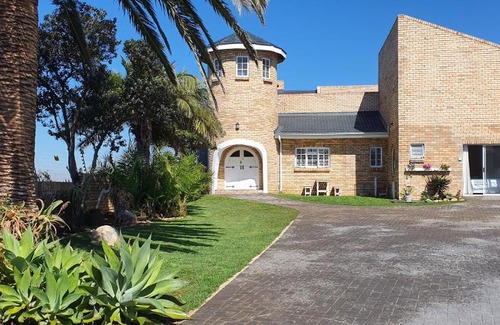 Bluewater Bay Casa | Kelzane Guesthouse