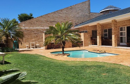 Bluewater Bay Casa | Kelzane Guesthouse