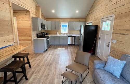 Kalifornsky Cabina | Kenai Adventure Cabins Bear 2/1