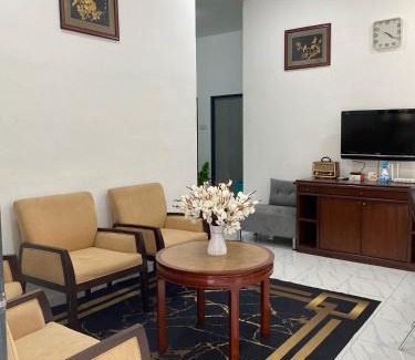 Ayer Molek Casa | Kencana L&K Homestay