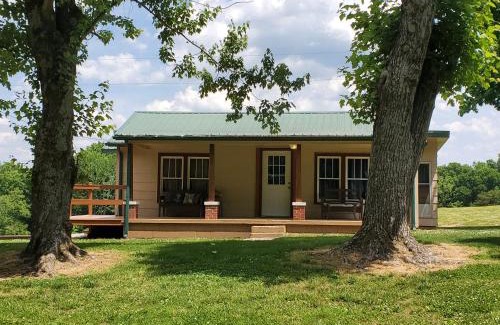 Dunbar Casa | Kentucky Hills Country Cottage - Country Life