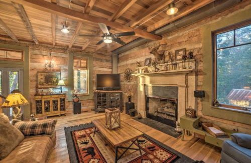 Waverly Casa | Kentucky Lake Views Cozy Cabin in Waverly!