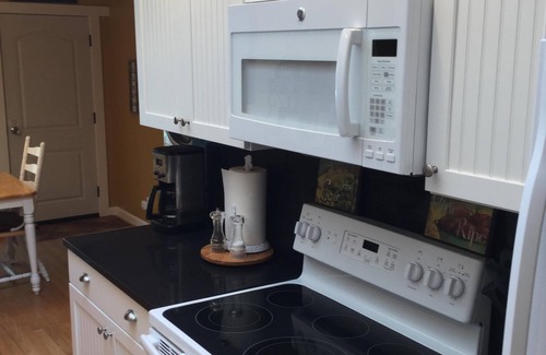 Kenwood Casa | Kenwood Cottage-Canyon & Creek Setting, Spa, Bienvenido a Tesla EV, SIN tarifa de limpieza