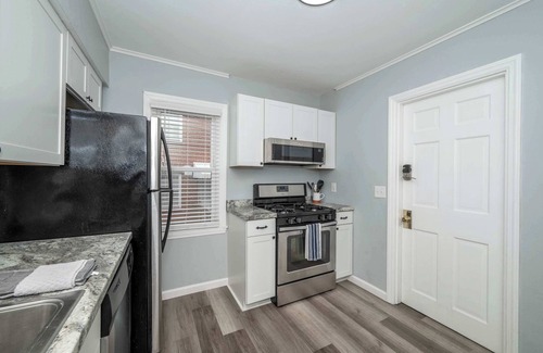 Roselawn Finance Condominio | Kenwood Keys Suites for 12!