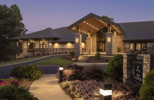 Salem Condominio | Keowee Key's Stylish Charm