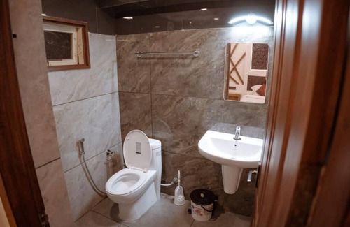 Alappuzha Hotel | Kerala Boathouse