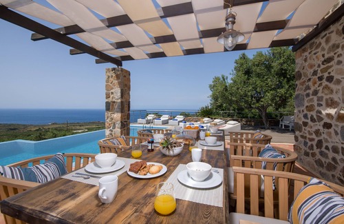 Livadia Villa | Keramoti Villas Villa Ariadni - Lujo asequible - Privacidad y hospitalidad