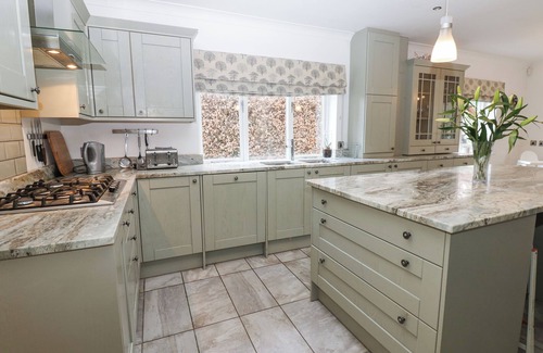 Corbridge Cabaña | KERANGARTH, pet friendly, with open fire in Corbridge