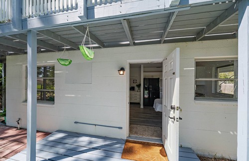 Laurel Casa | KeyLime Cottage - Beachy Getaway .7 Mi From Beach