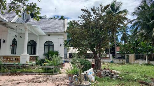 Hoai Nhon Hotel | Khách sạn Lavender Hoa châu resort