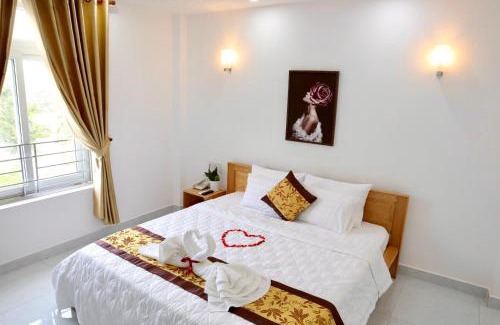 Con Son Hotel | Khách sạn Thái Bình