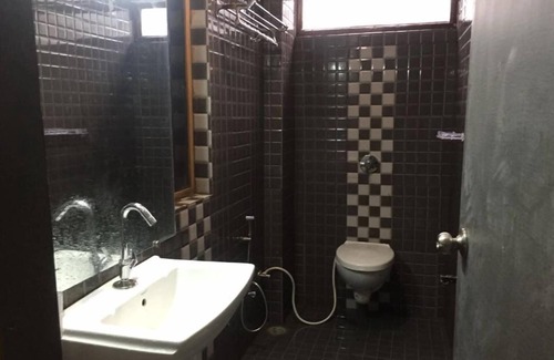 Pachmarhi Hotel | Khalsa Lake View Resort