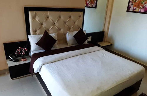 Pachmarhi Hotel | Khalsa Lake View Resort