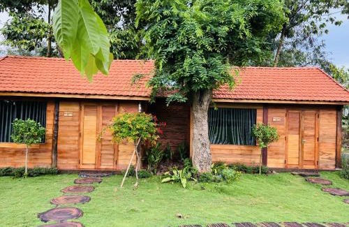 Chau Duc Cabina | Khu Nghỉ dưỡng Sinh thái Nhà Lụa Retreat
