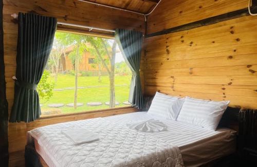 Chau Duc Cabina | Khu Nghỉ dưỡng Sinh thái Nhà Lụa Retreat