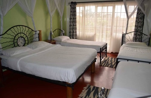 Ngara Cama Y Desayuno | Khweza Bed & Breakfast