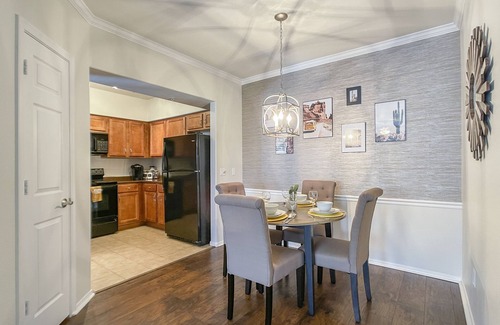 North Scottsdale Condominio | Kick Back w/ King Bed and Mountain & Pool Views