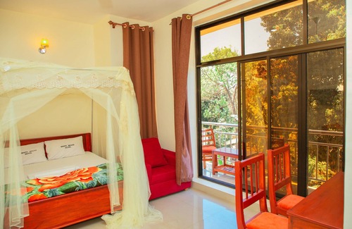 Moshi Hotel | Kilimanjaro White House Hotel