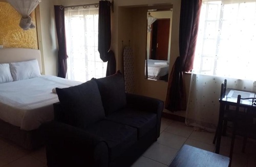 Ngara West Cama Y Desayuno | Kim Suites - Mvuli Studio Apartment