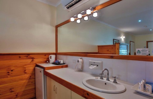 Halls Creek Hotel | Kimberley Hotel Halls Creek