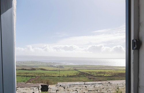 Liscannor Casa | Kineilty (Kitty's) Cottage - Breathtaking Sea Views!