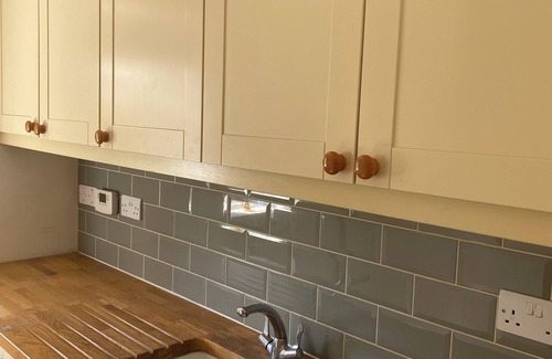 South Cadbury Casa | King Arthur’s Rest- Charming Eco Home, Garden & Hot Tub. Sleeps 10. Pet friendly