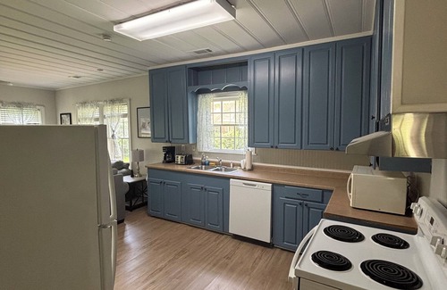 Hattiesburg Casa | KING BED!! Cozy 2 Bedroom House Located in the Heart of Hattiesburg