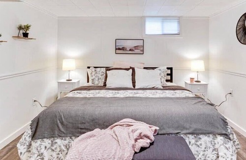 South Ogden Casa | King Bed,Cozy Living Room,Board Games