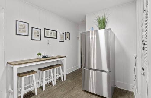 Rochester Casa | King Bed Full Kitchen Self Check-In Parking UofR