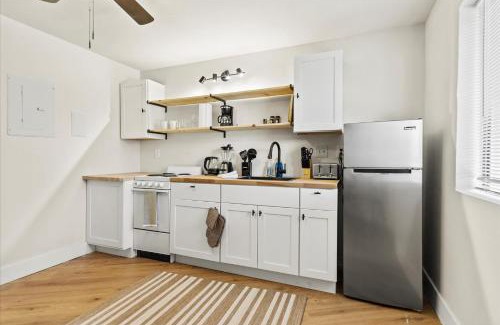 Huntsville Apartamento | King Bed Modern Studio Apartment