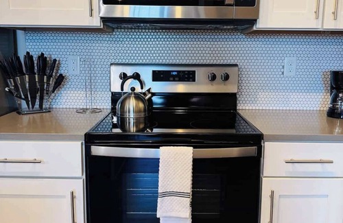 Florida Central Atlantic Coast Apartamento | King Bed, Pet-Friendly, 15 Min to Disney & More!