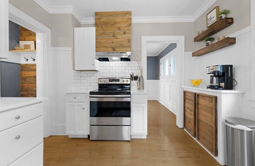 Appleton Casa | King Bed, Quiet Area, Central Location