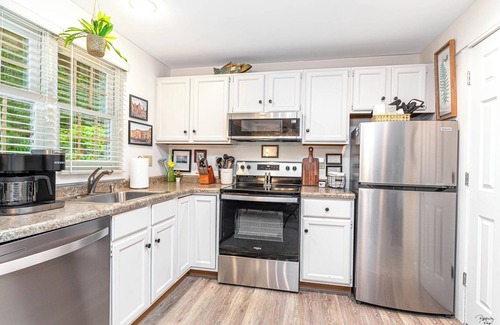 The Galena Territory Casa | King Bed 'Romantic Tiny Home Escape' Cozy up!