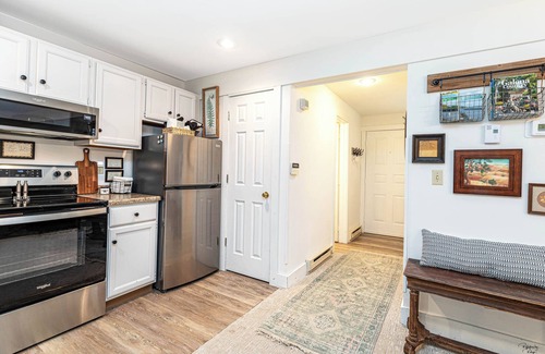 The Galena Territory Casa | King Bed 'Romantic Tiny Home Escape' Cozy up!