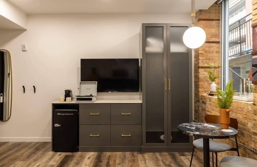 Downtown Apartamento | King Bed Suites at The Finnley Hotel