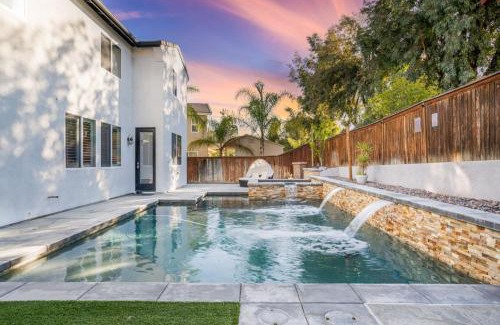 Temecula Casa | King Bed Temecula Getaway Amazing Pool and Theatre