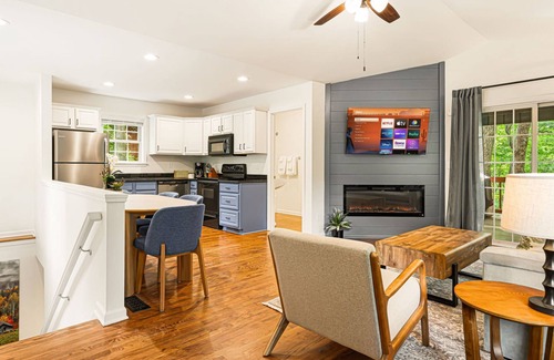 Asheville Casa | King Beds | FirePlace | HotTub | EVCharger | Grill