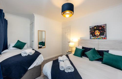 Margam Apartamento | King Beds - Smart TVs - Parking - Near City