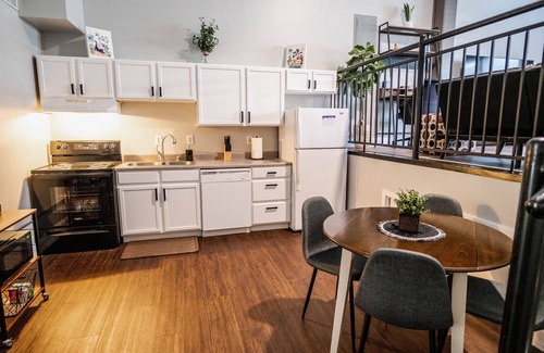 Lafayette Condominio | King Centered Downtown Lafayette